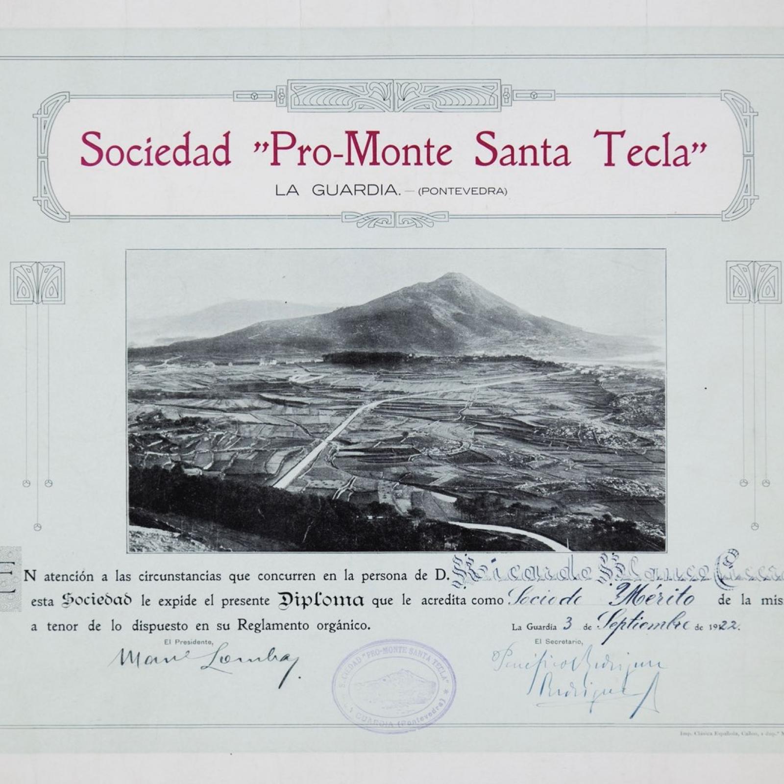 Documento dun diploma de 1922 outorgado á Sociedad Pro-Monte Santa Tegra,  dixitalizado grazas ás axudas do FEDER.